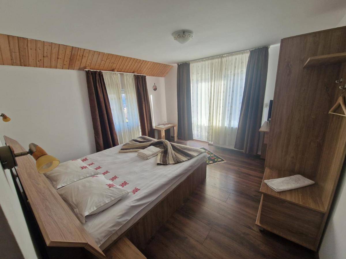 Ograda De La Munte Villa Bran  Bagian luar foto