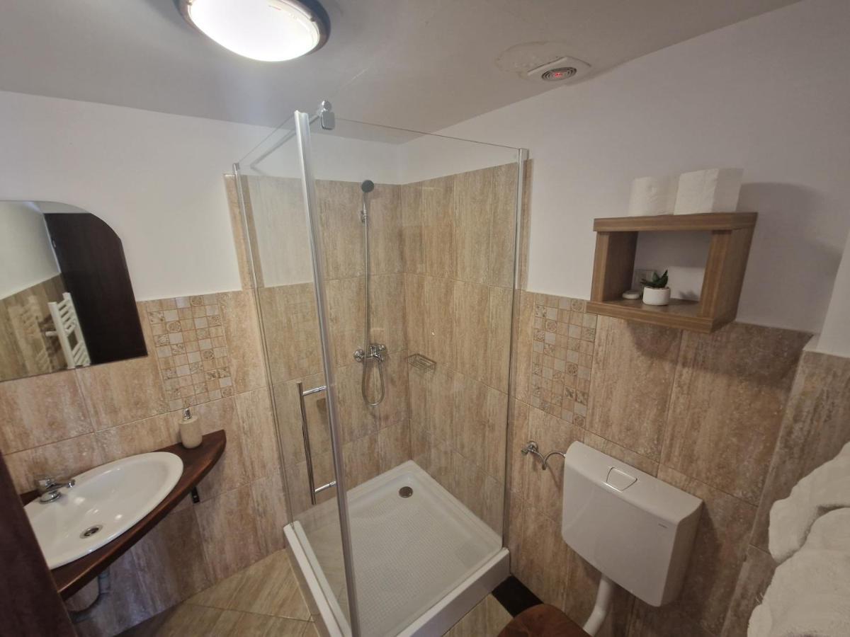 Ograda De La Munte Villa Bran  Bagian luar foto