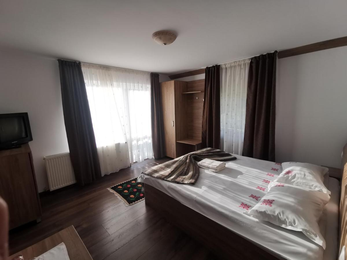 Ograda De La Munte Villa Bran  Bagian luar foto