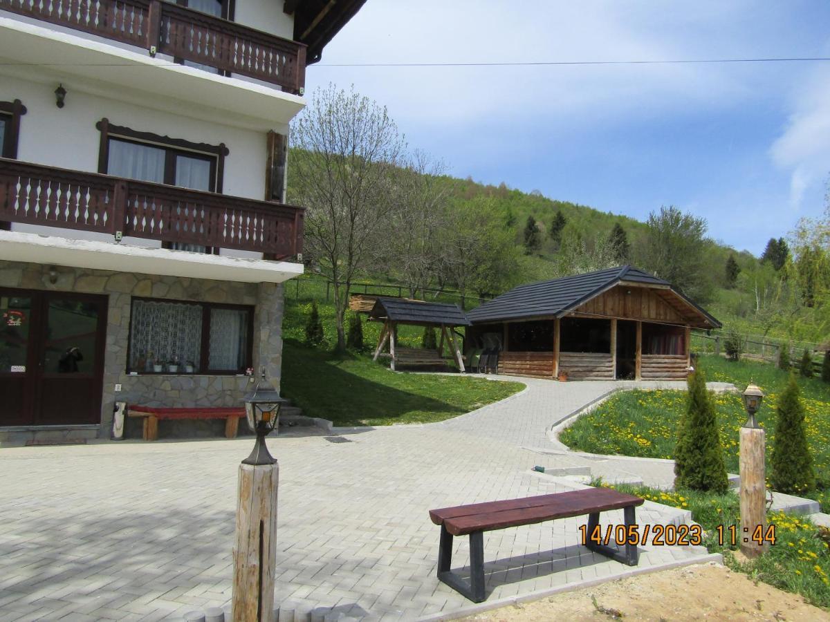 Ograda De La Munte Villa Bran  Bagian luar foto